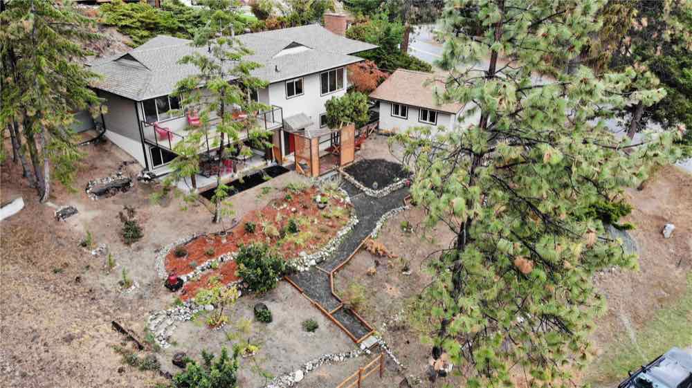 1326 Scott Crescent, sold by Josh Miko