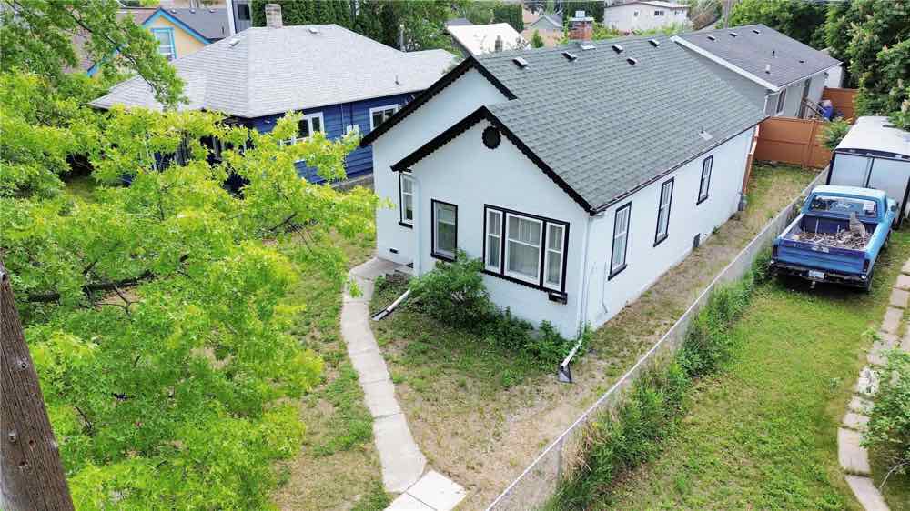 977 Coronation Avenue, sold by Josh Miko