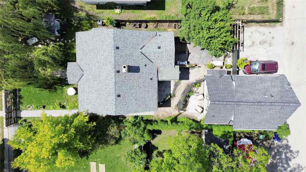 870 Leon Avenue, sold by Josh Miko